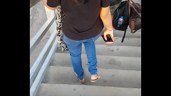 Gadis India Yang Menggoda