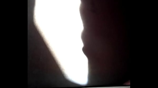 Bayangan Erotis Di Dinding, Jemari Menggoda Menari Sendiri