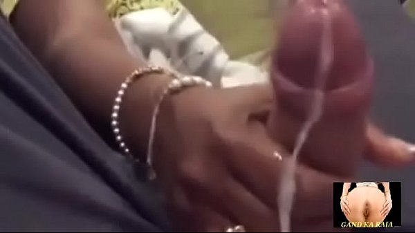 Pijatan Mesra Ibu India Yang Menggairahkan