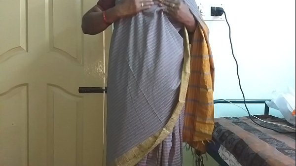 Wanita Tamil Telugu Kannada Malayalam Hindi Yang Nakal, Vanitha Dalam Sari Abu-abu, Memamerkan Payudara Besar Dan Memek Dicukur, Meremas Payudara Keras-keras, Memainkan Puting, Dan Menggesek Memek Hingga Masturbasi