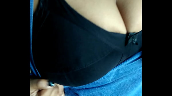 Payudara Desi Yang Menggoda Terpampang Telanjang