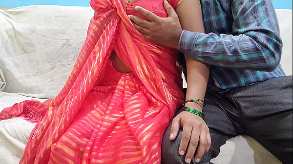 देखकर भाभी की गुलाबी साड़ी में उभार, देवर का खून खौल उठा और उसने चटकाया उसका मजा