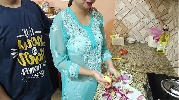Bhabhi Pemalu India Digebuki Habis-habisan Oleh Adik Ipar Yang Tak Tahan Godaan