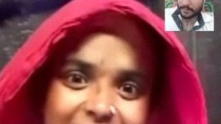 Gadis India Seksi Menggoyang Memeknya Dengan Mentimun