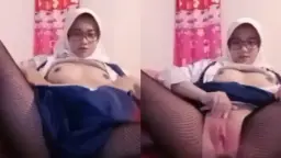 Gadis Smp Berhijab Mengocek Memeknya Di Tahun 2023