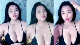 Keyla Menggoda Dengan Toge Panas Di Live Streaming Yang Menggairahkan