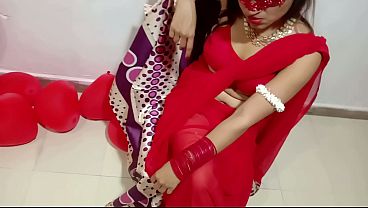 Istri India Baru Menikah Bersanggul Sari Merah, Rayakan Valentine Dengan Gairah Membara Bersama Suami Desinya – Adegan Panas Penuh Nafsu