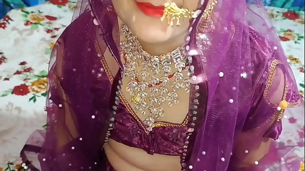 अकेली बहन की चूत मारी सौतेले भाई ने घर में