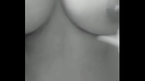 Gadis Seksi Siap Mengobrol Panas Langsung Bersamamu