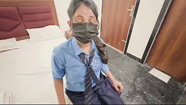 Remaja Desi Dan Gadis Sekolah Beraksi Ganas Di Oyo Dengan Audio Hindi Yang Menggairahkan