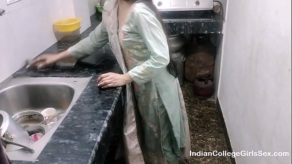 Birahi Bhabhi Panas Di Dapur, Bercinta Ganas Dengan Devar Dan Suara Erang Dalam Bahasa Hindi