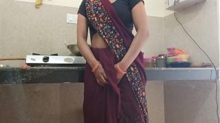 Bhabhi Desi Seksi Di Dapur Desa, Suara Erotisnya Bikin Panas