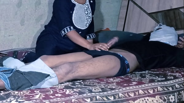 Meri Bhabhi Ko Raat Bhar Zor Zor Se Chodta Raha Ghar Mein, Saali Ki Chikhein Sunkar Usski Behen Bhi Uks Gayi