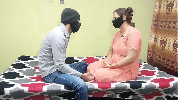 Bidadari Pakistan Menggairahkan Digoyang Keras Di Ranjang Dengan Lantang Mengaduh Dalam Bahasa Hindi