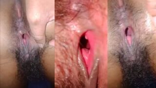 Milf Bergairah Pamer Memek Desi Panas Di Depan Kamera