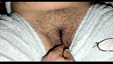 نيك سعودي جامد: كفيل ينيك زوجته السواق في كس مشعر