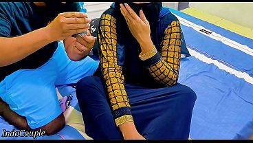 Adik Tiri Berhijab Nekat Buka Celana, Kakak Malah Salah Lubang Masang Mainan Seks