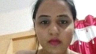 Gadis Desi Montok Pamer Bugil Dengan Suara Seru Hindi