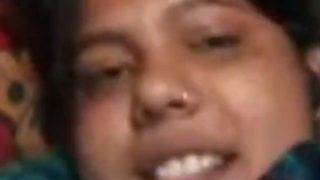Telanjang Bulat Chachi Desa, Main Sendiri