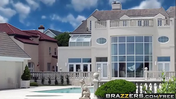 Nonton Brazzers – Dua Kontol Besar Masuk Ke Pantat Montok Angelina Valentin, Enak Banget!