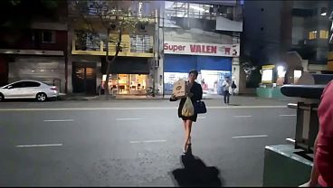 Di Tengah Pandemi Dan Gaya Rock N’ Roll, Saat Karantina Ketat, Ibu Temanku Ke Supermarket Dan Bikin Semua Orang Melongo