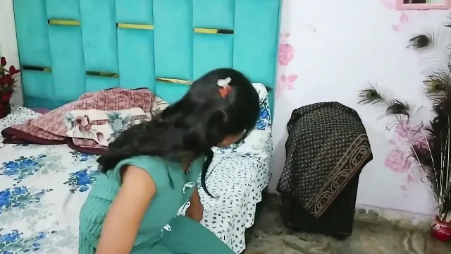 Chachi Accidently Sent Nude Pics To Her Bhatija, Stepson Ask Her For Fuck And She Fucked By Bhatija In Hindi Audio