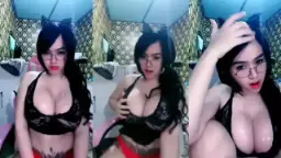 Goyangan Mia Khilaf Bikin Makin Greget Pas Malem Jumat, Bikin Anget Pengen Ngegas.