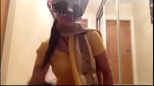 Gadis India Panas Lagi Sibuk Mainin Diri Sendiri.