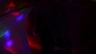 Colombia Mami Montok Kasih Blowjob Basah Di Kamar Mandi, Terus Digenjot Di Sofa.
