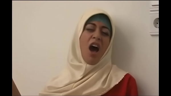 1101689 Cewek Arab Jilbabnya Ngepas Banget, Bikin Ngilu Pengen Robek