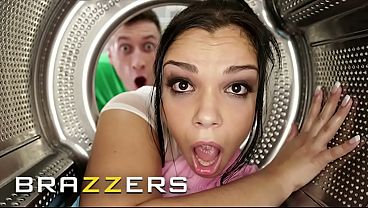 Liat! Mampet Di Situasi Seram, Langsung Diroyal Sama Bintang-bintang Brazzers Paling Gede