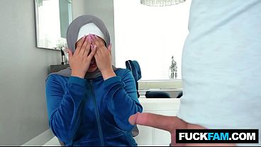 Hijabi Tetangga Kena Kejutan Kontol Sophia Leone, Nicky Rebel
