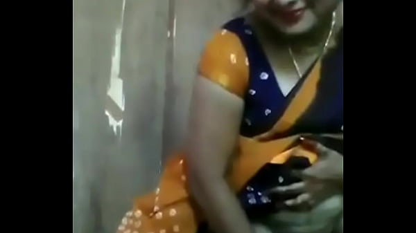 Desi Bhabhi Lagi Pengen Digaruk, Nungguin Lu Di Kamar