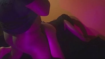 Hot Cewek Asia, Hope, Lagi Nungging Dapet Backshots.