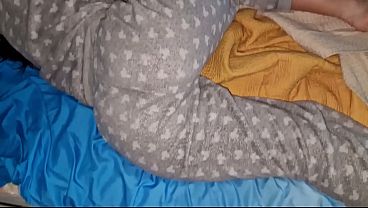 Ketemu Cewek Kakakku Rebahan Di Ranjangku, Gue Bangunin Dia Pake Ngewe Panas, Abis Itu Bokongnya Penuh Sperma Tanpa Kondom.
