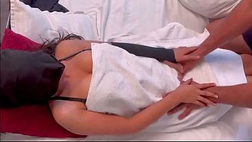 Desi Bhabhi Lagi Digenjot Keras Sama Devar, Suara Crotnya Basah, Video Viral Hot Abis!