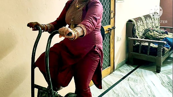 Bhabhi India Di Gym Cowok, Crotnya Sampe Muncrat Di Mana-mana