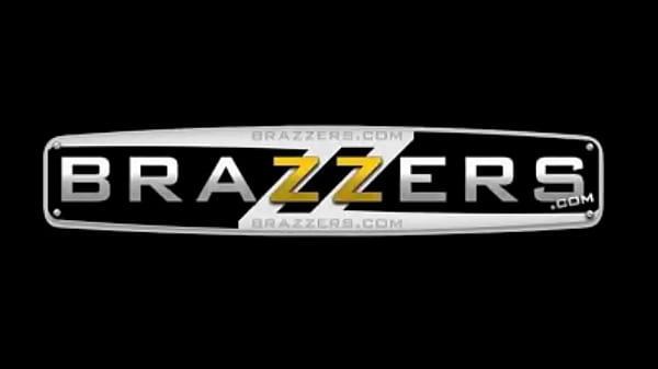 Ngentot Sama Bintang Bokep Brazzers, Toket Gede Banget Bikin Crot!