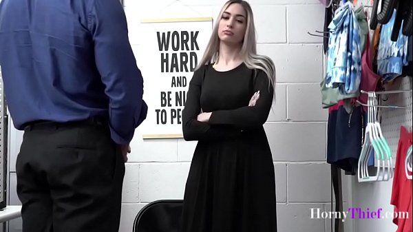 Remaja Hijab Nakal Ngentot Bareng Polisi Biar Bebas Dari Penjara – Delilah Day | Hornythief