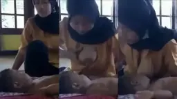 Hijab Cantik Lagi Nyusuin, Putingnya Basah Kelihatan Becek, Bikin Pengen Jilat.