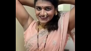 Cewek India Seksi Pamer Ketiak Basah, Bikin Greget.