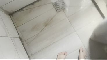 Aku Nemuin Getol Di Kamar Ibu Tiri Arabku, Lalu Kasi Dia Cobain Kontol Asli.