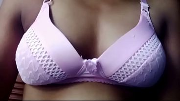 Malam Ini, Gadis India Super Panas Siap Bikin Kamu Nggak Bisa Tidur.